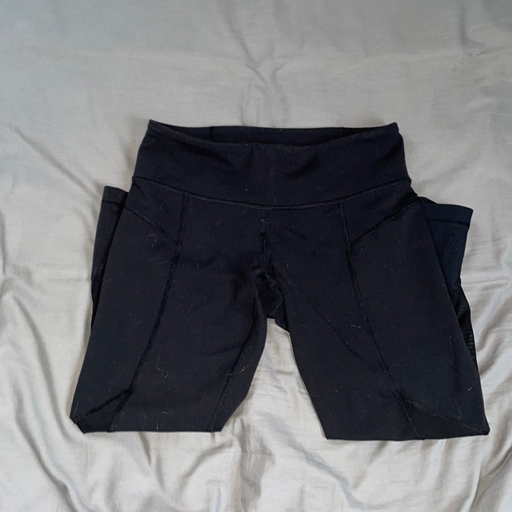 Black Lululemon Capri Leggings